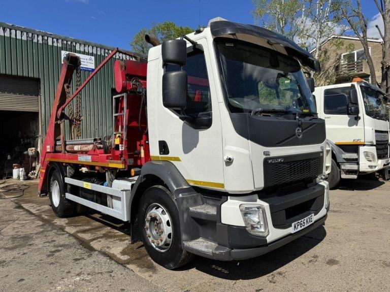 2015 VOLVO FL-250 SKIP LOADER