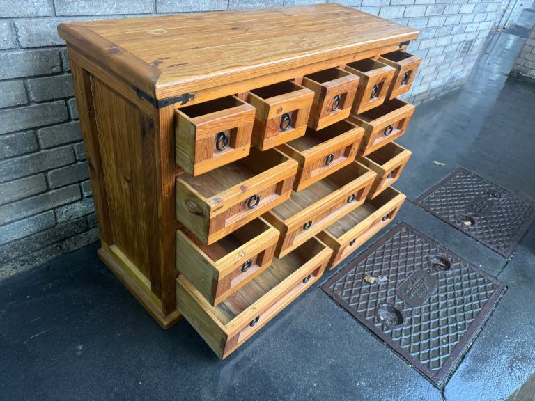 Rustic Solid pine merchant chest of drawers very good condition possible delivery