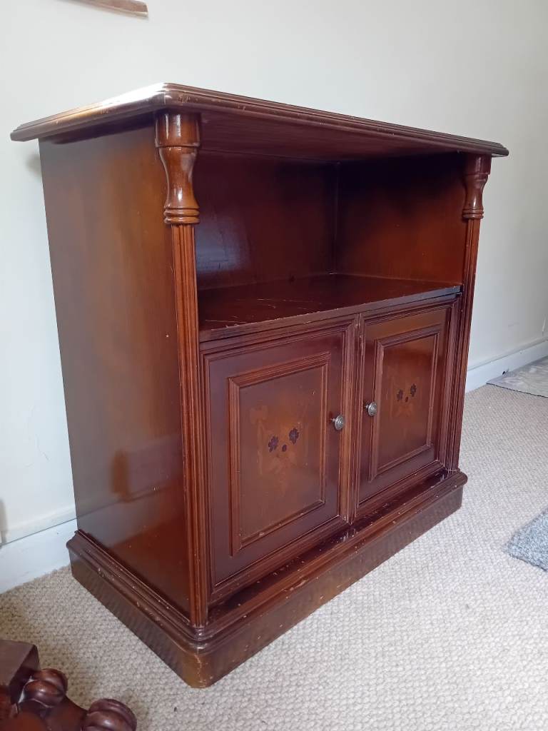 FREE to Collector - VINTAGE WOOD VENEER STORAGE CUPBOARD UNIT - Lots of marks & scrapes. 