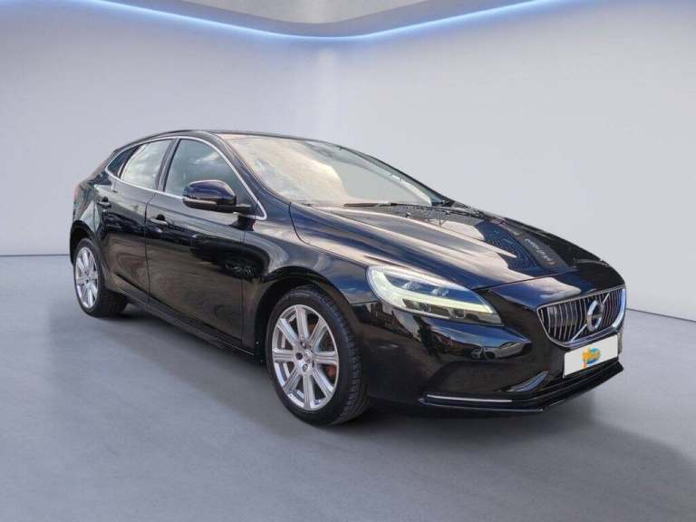 2017 Volvo V40 2.0 D2 Inscription Hatchback 5dr Diesel Manual Euro 6 (s/s) (120 ps) Hatchback Die...