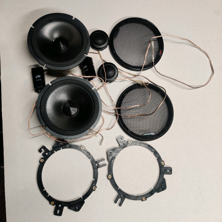 Alpine type r component speakers