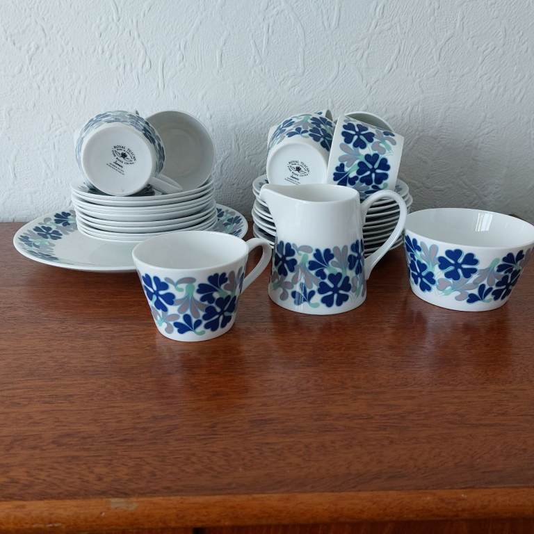 Royal Tuscan Samoa Fine Bone China Tea Set