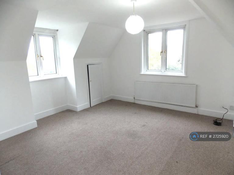 2 bedroom flat in Thicket Road, London, SE20 (2 bed) (#2725920)