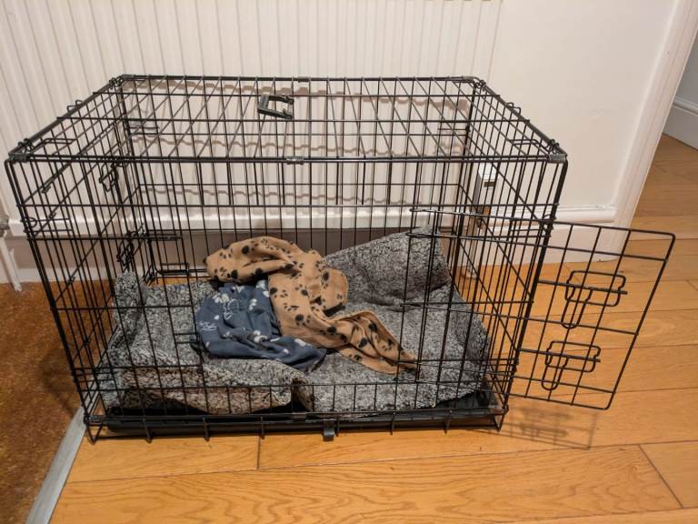 Dog crate (small/ medium)