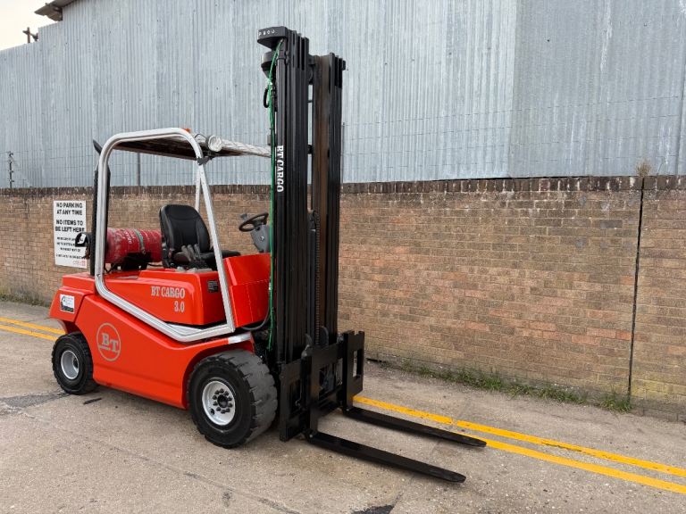 2006 BT Cargo 3ton gas forklift, 6.1m triple mast, sideshift 