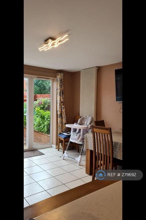 3 bedroom house in Cardinal Drive, Gloucester, GL4 (3 bed) (#2711692)