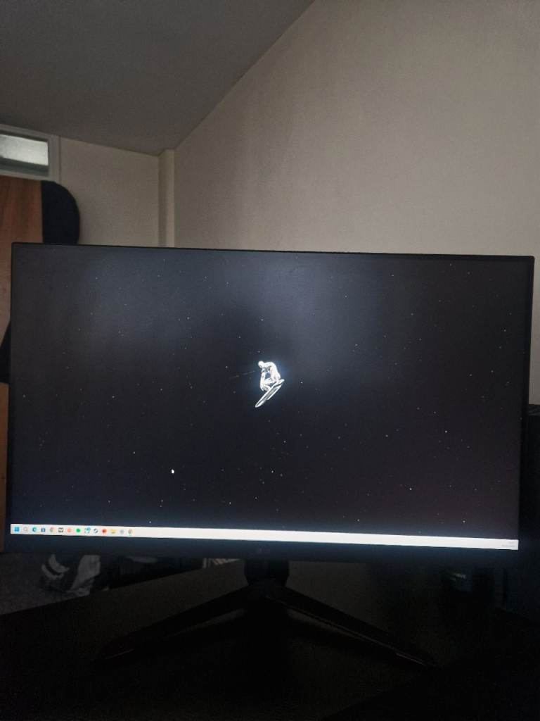 32inch LG ultragear gaming monitor 