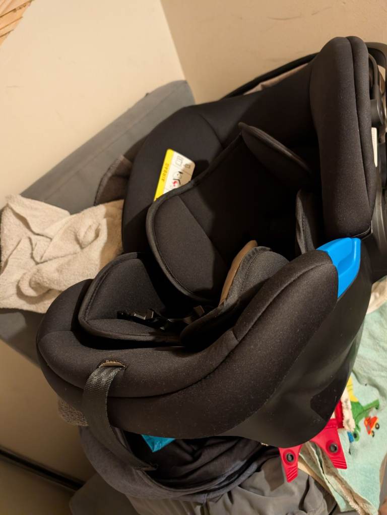 Venicci travel pram