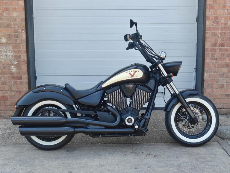 VICTORY HIGH BALL HIGHBALL 2013 Petrol Manual in Black
