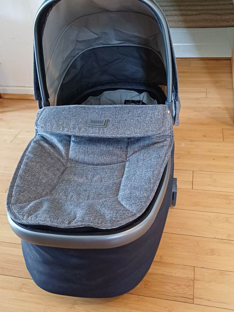 Babystyle Oyster carrycot