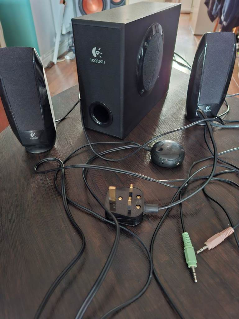 LOGITECH COMPUTER PC LAPTOP SPEAKERS WITH SUBWOOFER VGC