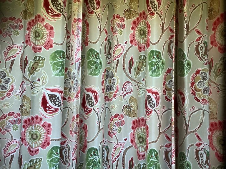 Fully lined Cream Curtains with matching Roman Blind