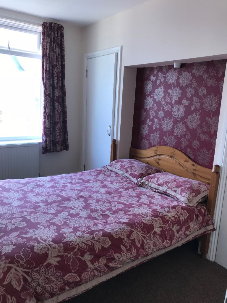 Beautiful double room to let - Stoke