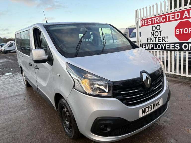 2019 Renault Trafic Trafic LL29 Sport Nav dCi Minibus DIESEL Manual