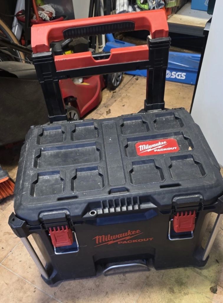 Milwaukee Packout Mobile Toolbox Base  Includes Packout Tool Tote