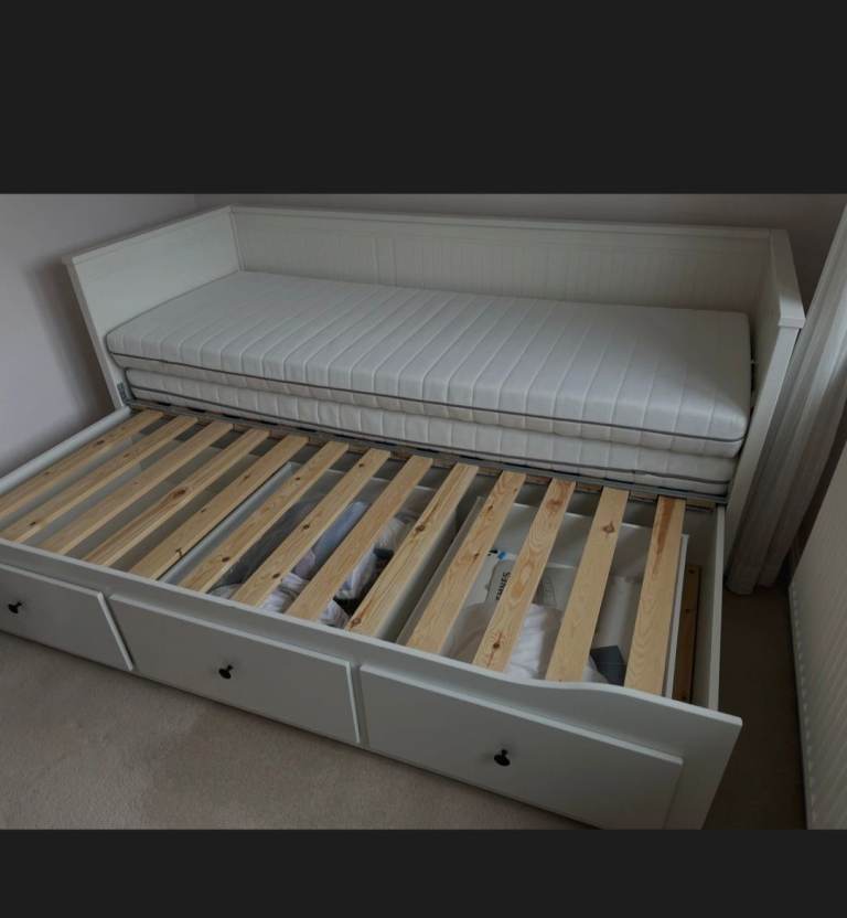 Ikea hemnes daybed with matreses 