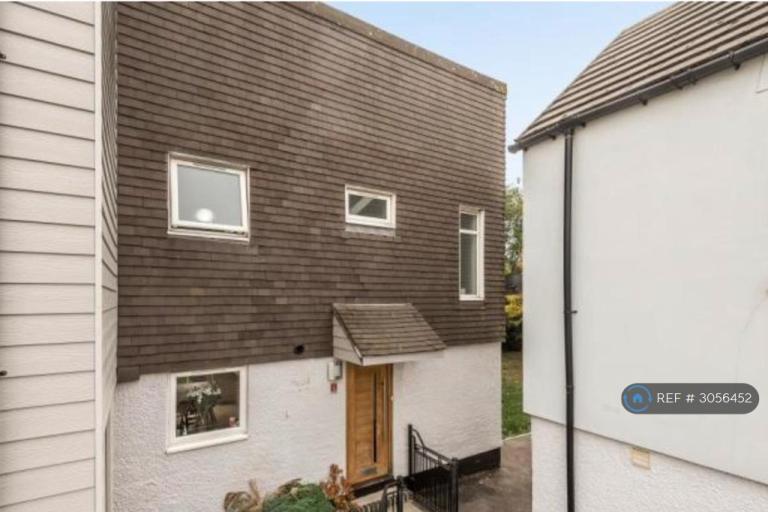2 bedroom house in Millson Close, London, N20 (2 bed) (#3056452)