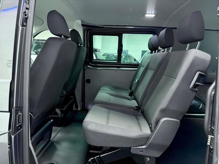 2022 Volkswagen Transporter 2.0 BiTDI T32 Highline Kombi DSG FWD SWB Euro 6 (s/s) 5dr WINDOW VAN ...