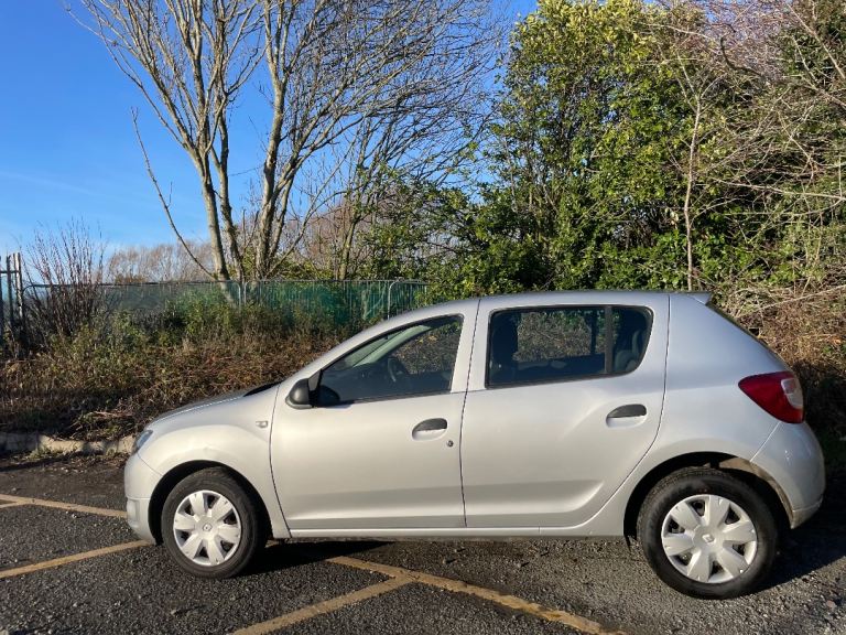 DACIA SANDERO 1.2 AMBIANCE 16 REG 5 DOOR SERVICE HISTORY MOT JULY 28TH 2026 LOW INSURANCE 48+MPG 