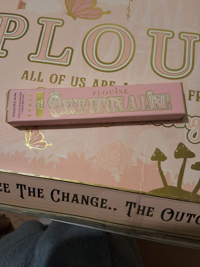 Plouise Eye 👁 Liner  Pencil in ( Teddy 🧸  Toes ). X1, Left 
