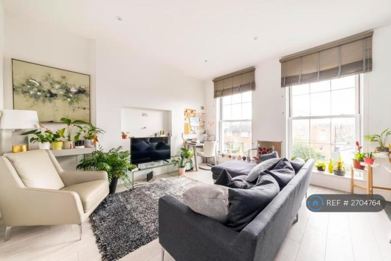 2 bedroom flat in Kerrison Lodge, London, W5 (2 bed) (#2704764)