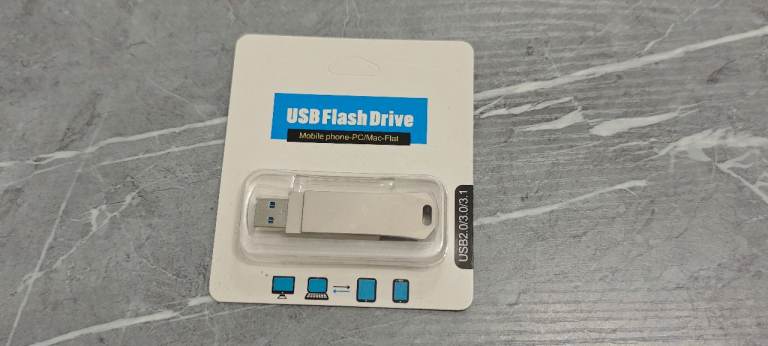 32GB USB Flash Drive 