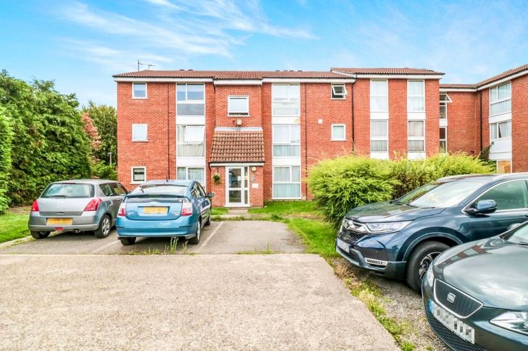 Studio Flat for rent EN10