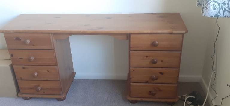 Pine Desk with Drawers – Good Condition