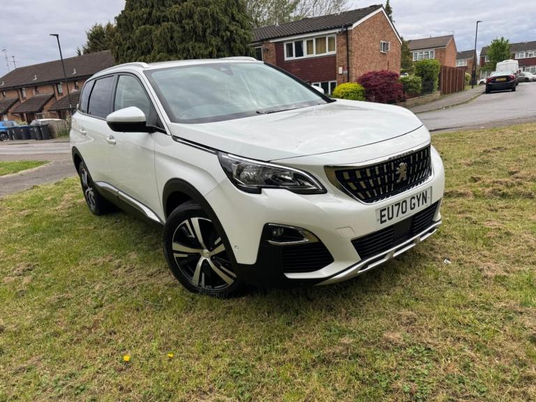 PEUGEOT 5008 1.2 PureTech Allure 2021