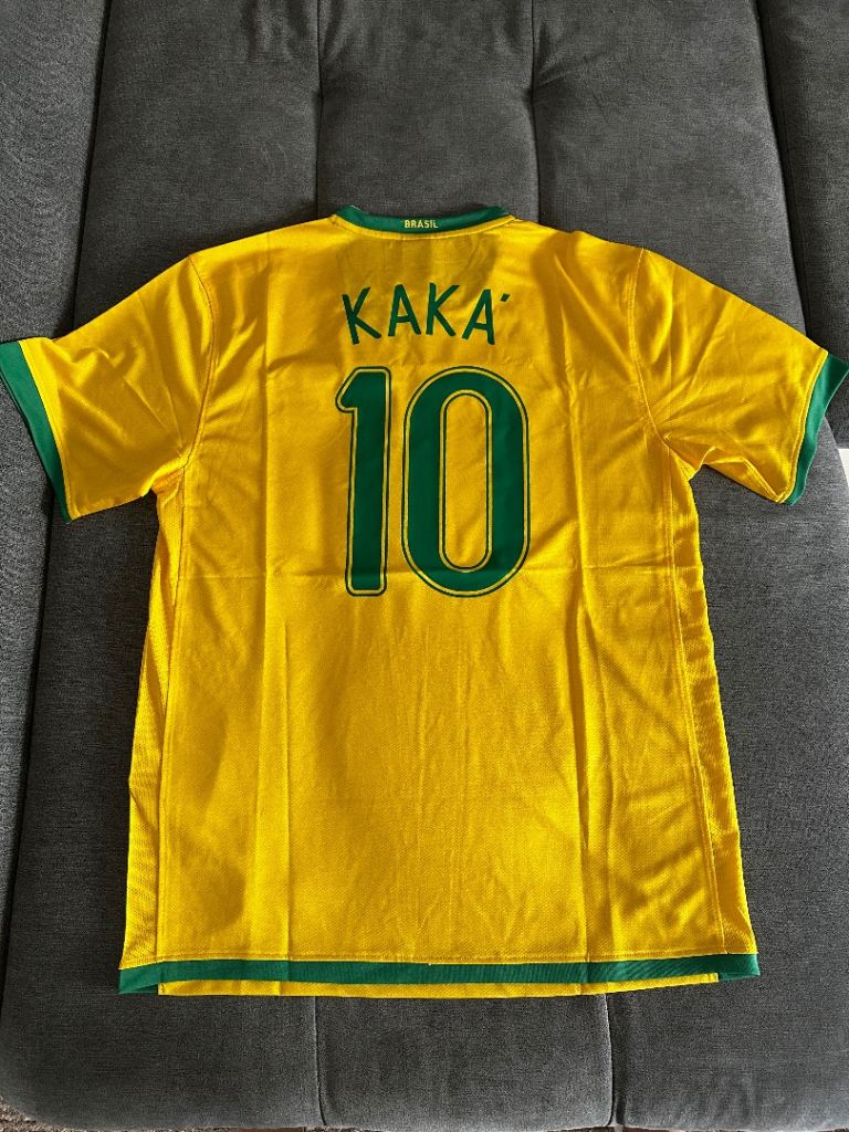Kaka Brasil 10 football jersey size XL nike t-shirt 2006 home kit retro vinatge yellow