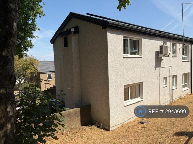 1 bedroom flat in Holtdale Avenue, Leeds, LS16 (1 bed) (#2943699)