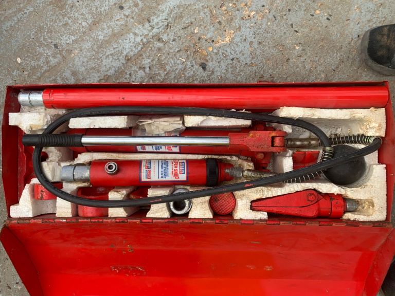 Car body dent puller’s 