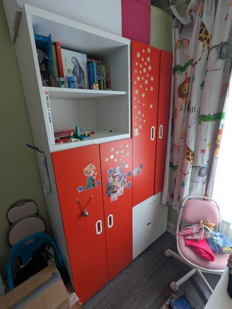 Kids wardrobe IKEA smastad / platsa