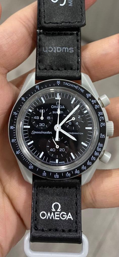 Omega Moonswatch - Mission to Moon