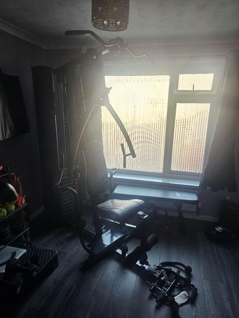 Marcy eclipse HG5000 Multi gym excellent condition hardly used £800 to buy new.