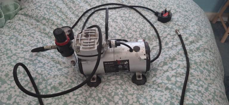 Airbrush compressor