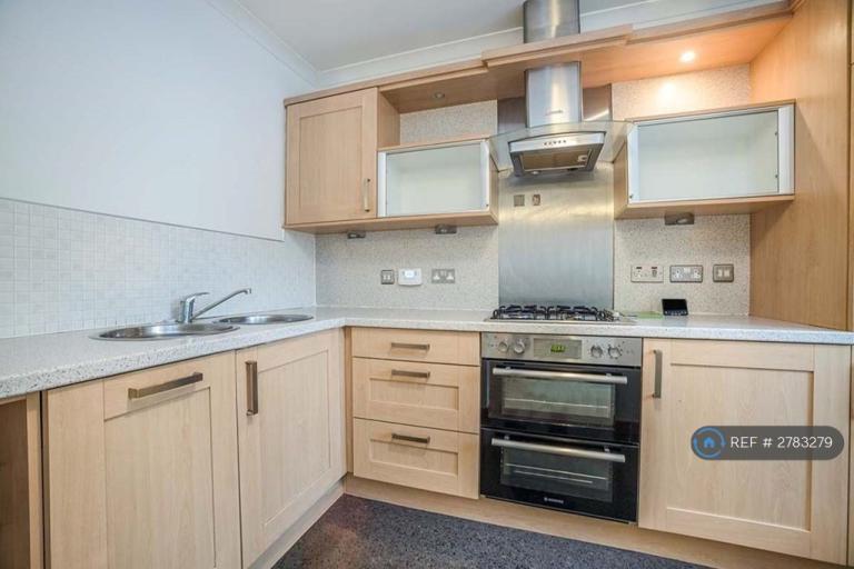 2 bedroom flat in Eagles View, Livingston, EH54 (2 bed) (#2783279)