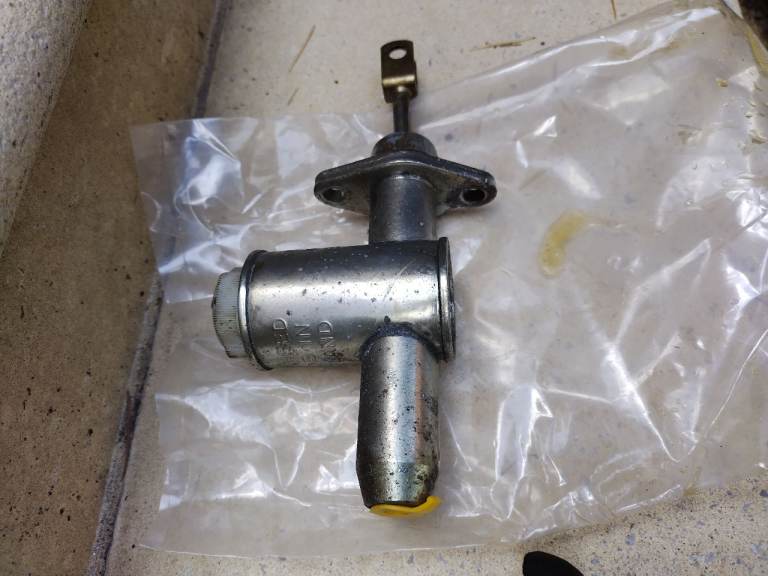 Original Lockheed clutch master cylinder 