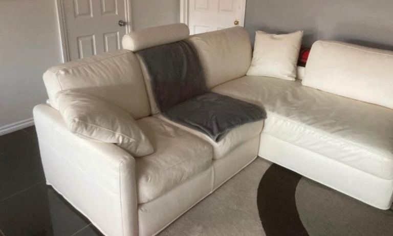 Corner Sofa (left or right side) beautiful sofa from Italy