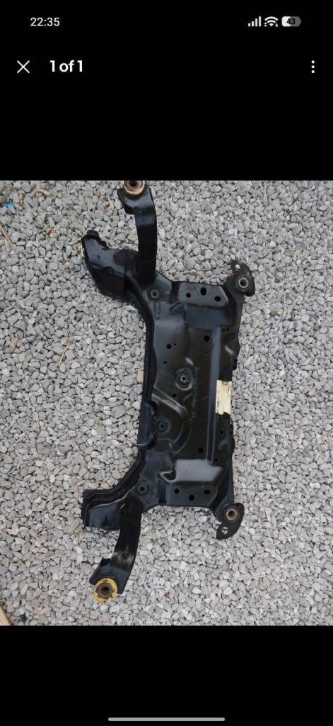 2013 VOLVO V40 FRONT AXLE SUBFRAME FRAME 31360937 OEM