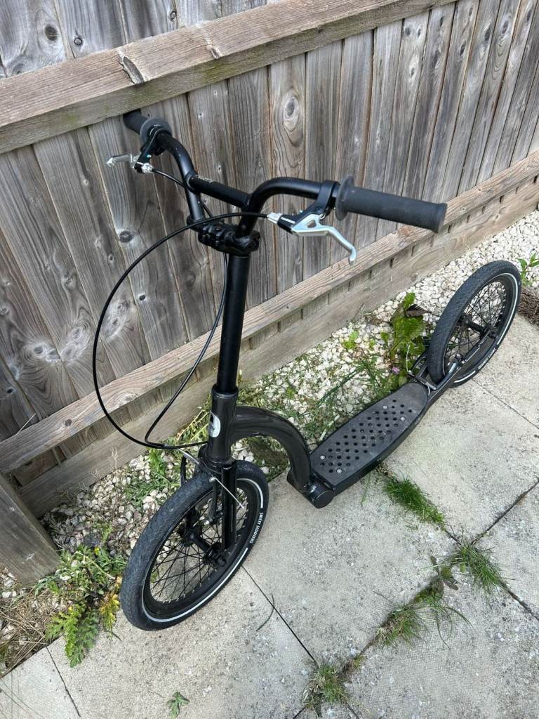 Black Mk2 Swifty Adult Scooter – Almost New Condition