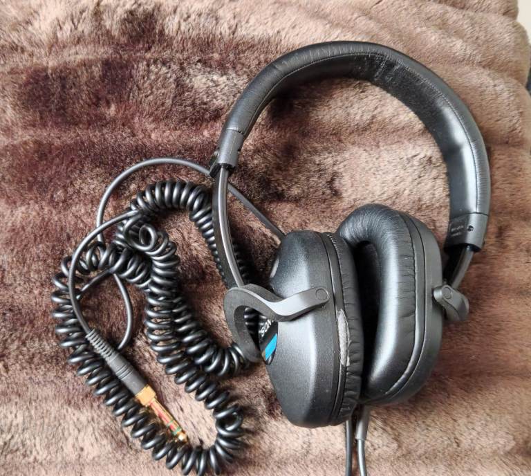 Sony MDR-7510 studio headphones 