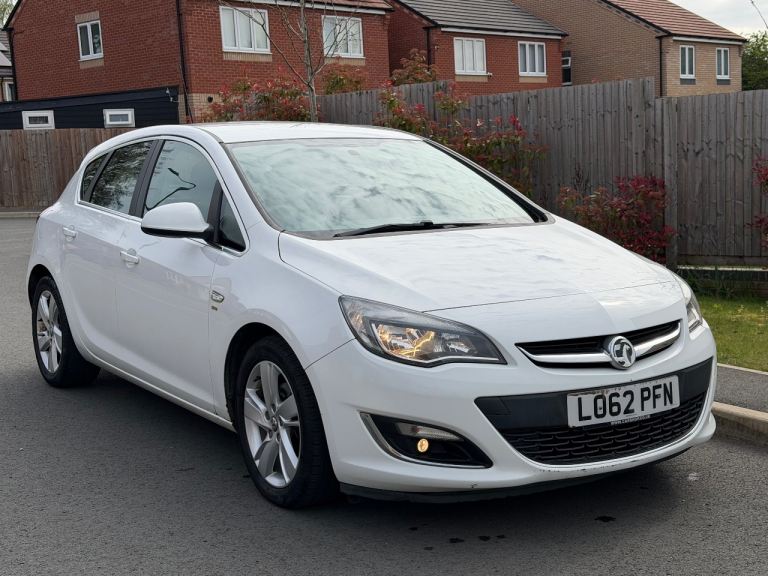 2013 (62) Vauxhall Astra 2.0 CDTi ecoFLEX SRi Hatchback 5dr Diesel Manual 12 Months Mot