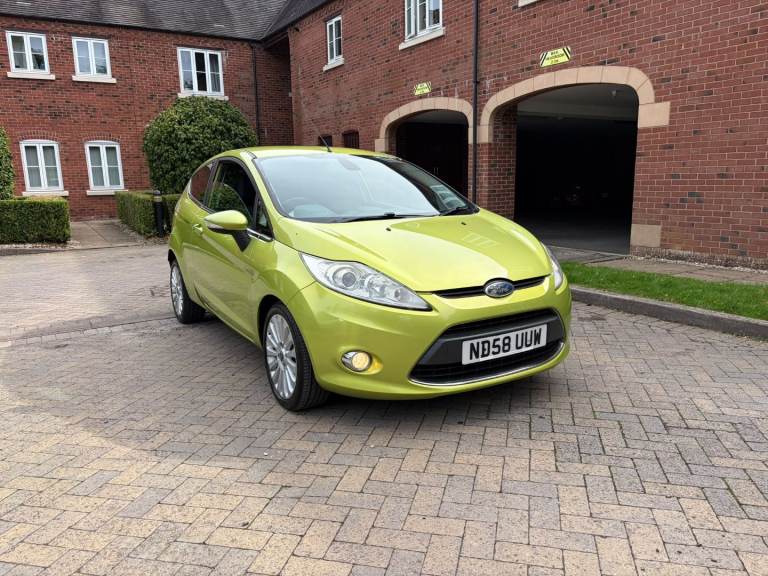 Ford fiesta titanium 1.6 11months mot ulez free zone hpi clear