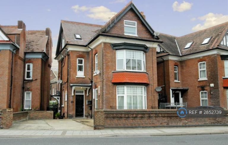 1 bedroom flat in Victoria Road North, Portsmouth, PO5 (1 bed) (#2852739)