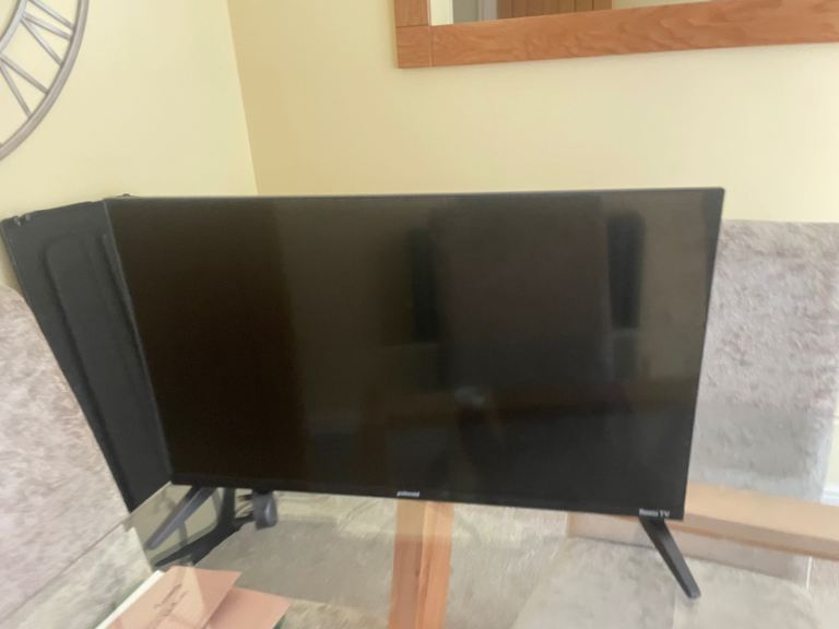 Polaroid Roku TV with Remote - Good Condition