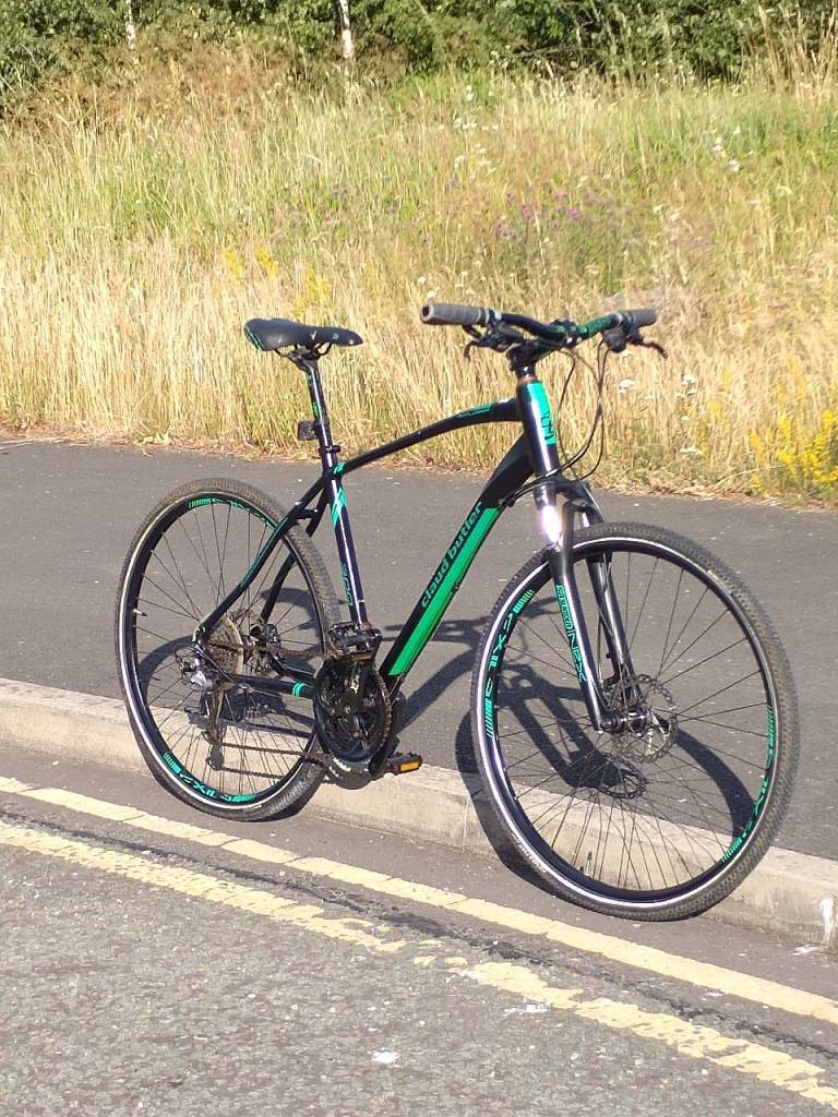 Hybrid Claud Butler Explorer 300! Hydraulic Disc Brakes!