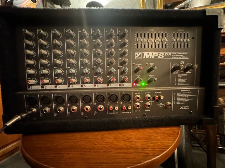 Yorkville MP8DX 8-Channel 400 + 200 W Powered Mixer – Built-in FX – Great Condition