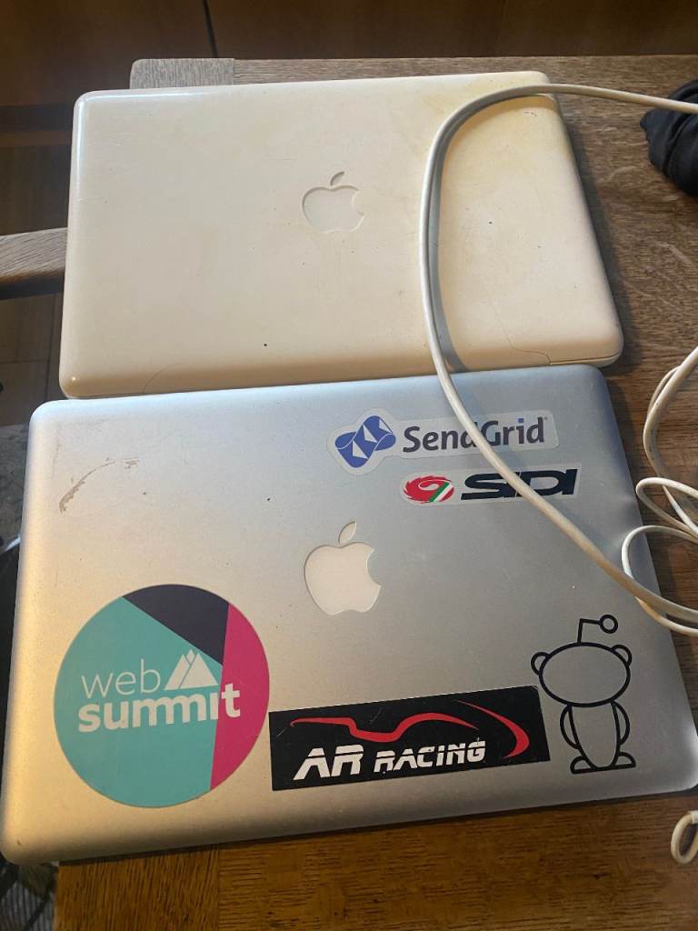 apple laptops 