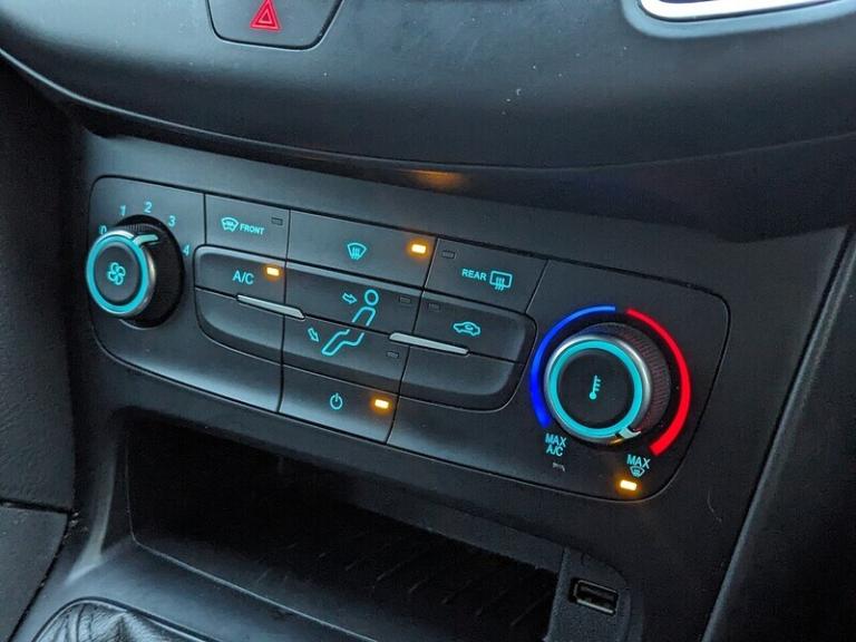 2018 Ford Focus 1.0 EcoBoost 140 ST-Line Navigation 5dr HATCHBACK PETROL Manual